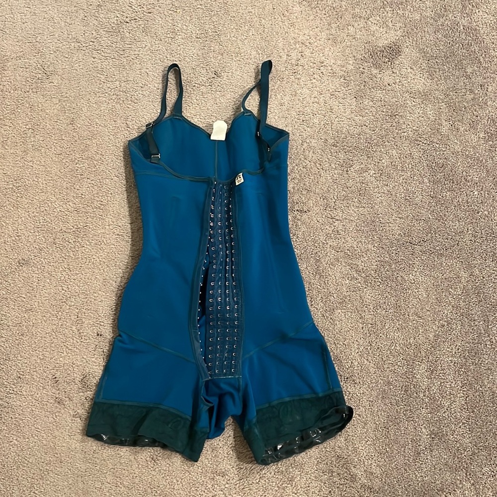 Custom made Tributo faja